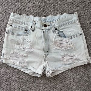 Vintage Levi’s Distressed Cutoffs Size 28